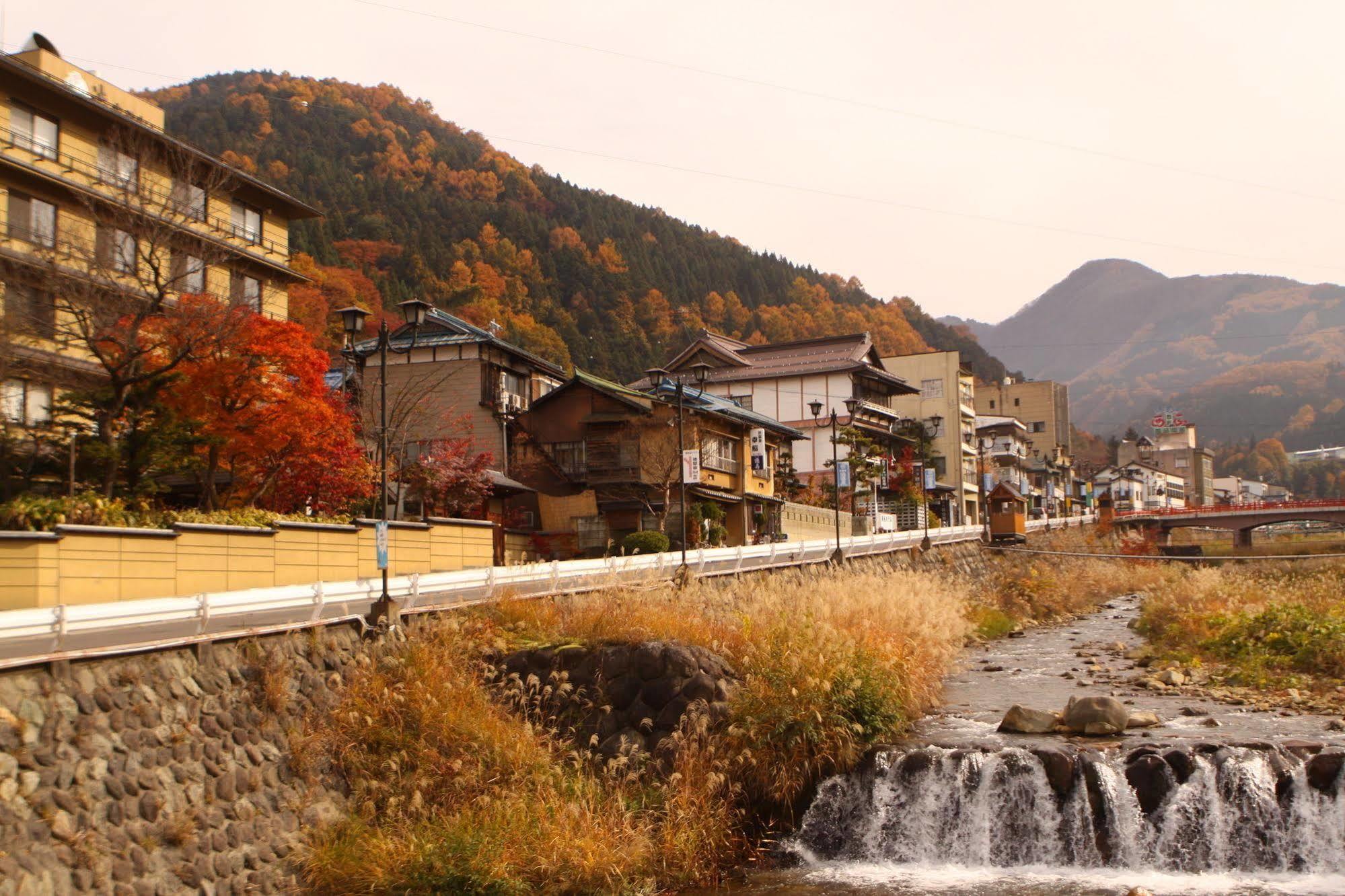 Kadoya Hotel Yamanouchi  Buitenkant foto